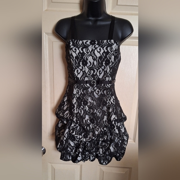 City triangles cocktail /prom dress lacy size 7 - Picture 1 of 8